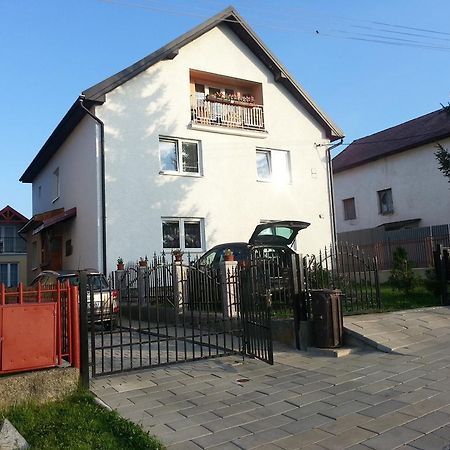Ubytovanie U Vlasty Strba Bagian luar foto